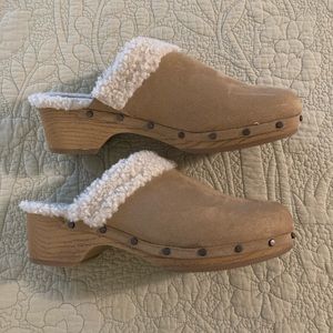 American Eagle Clogs Sz 10 Brown‎ Sherpa Lined Boho Platform Wooden Heel